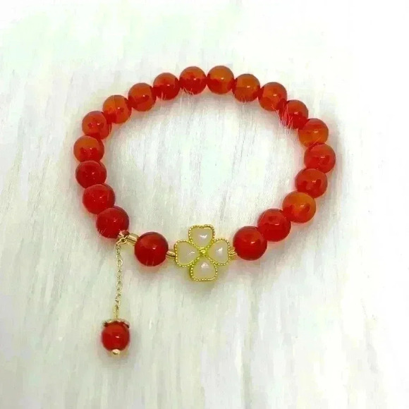 Sierra Natural Agate Four Leaf Clover Charm Bracelet in Orange Red - Picture 3 of 5